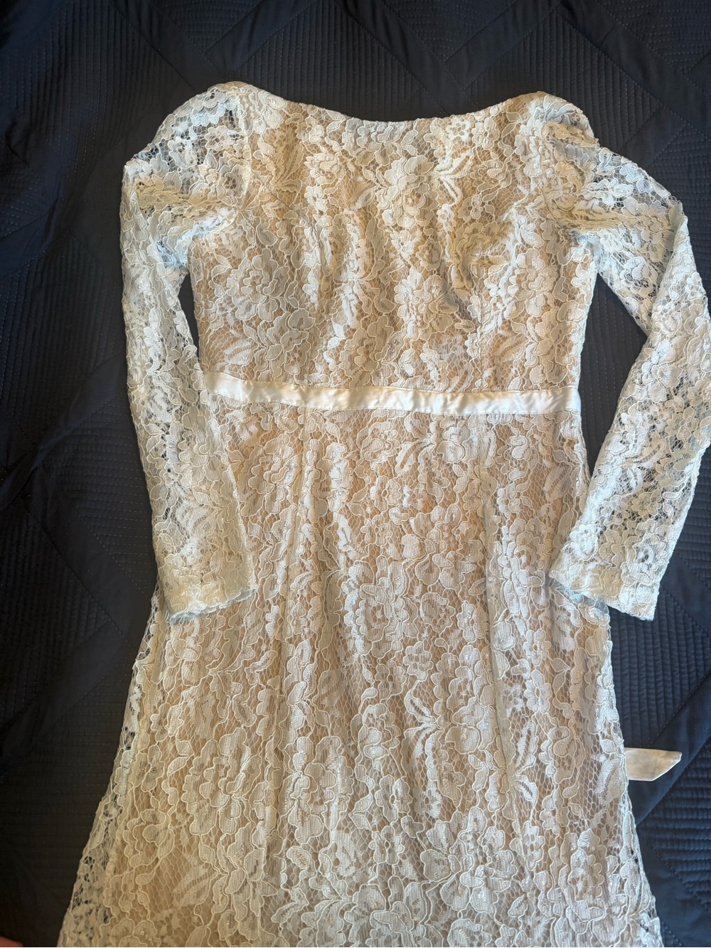 Lulu's Ivory Long-Sleeve Lace wedding dress